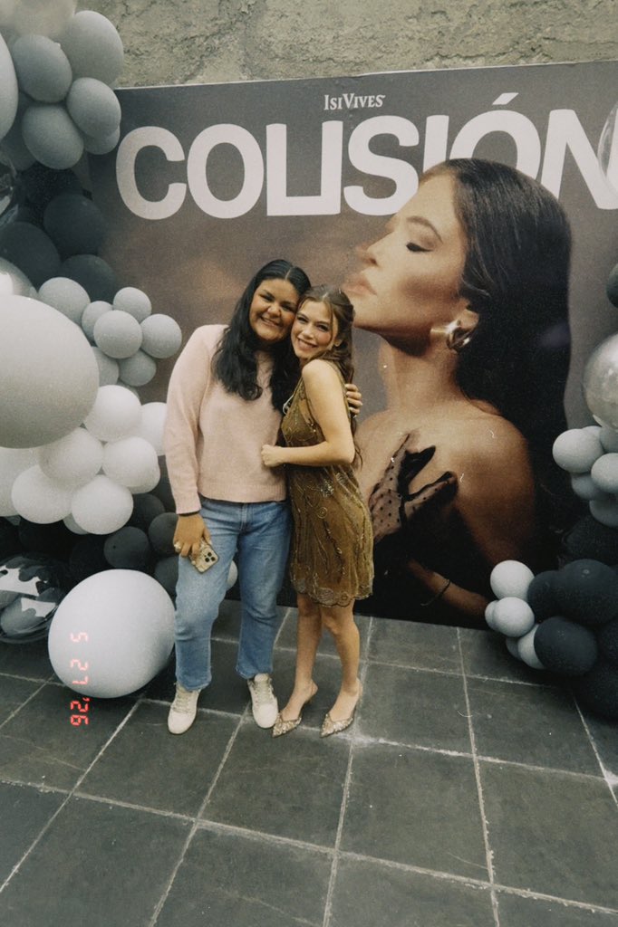 karolft__'s tweet photo. Que orgullo verte cumplir sueños, te quiero infinitamente 🤎🌟 https://t.co/eWI089lj9F