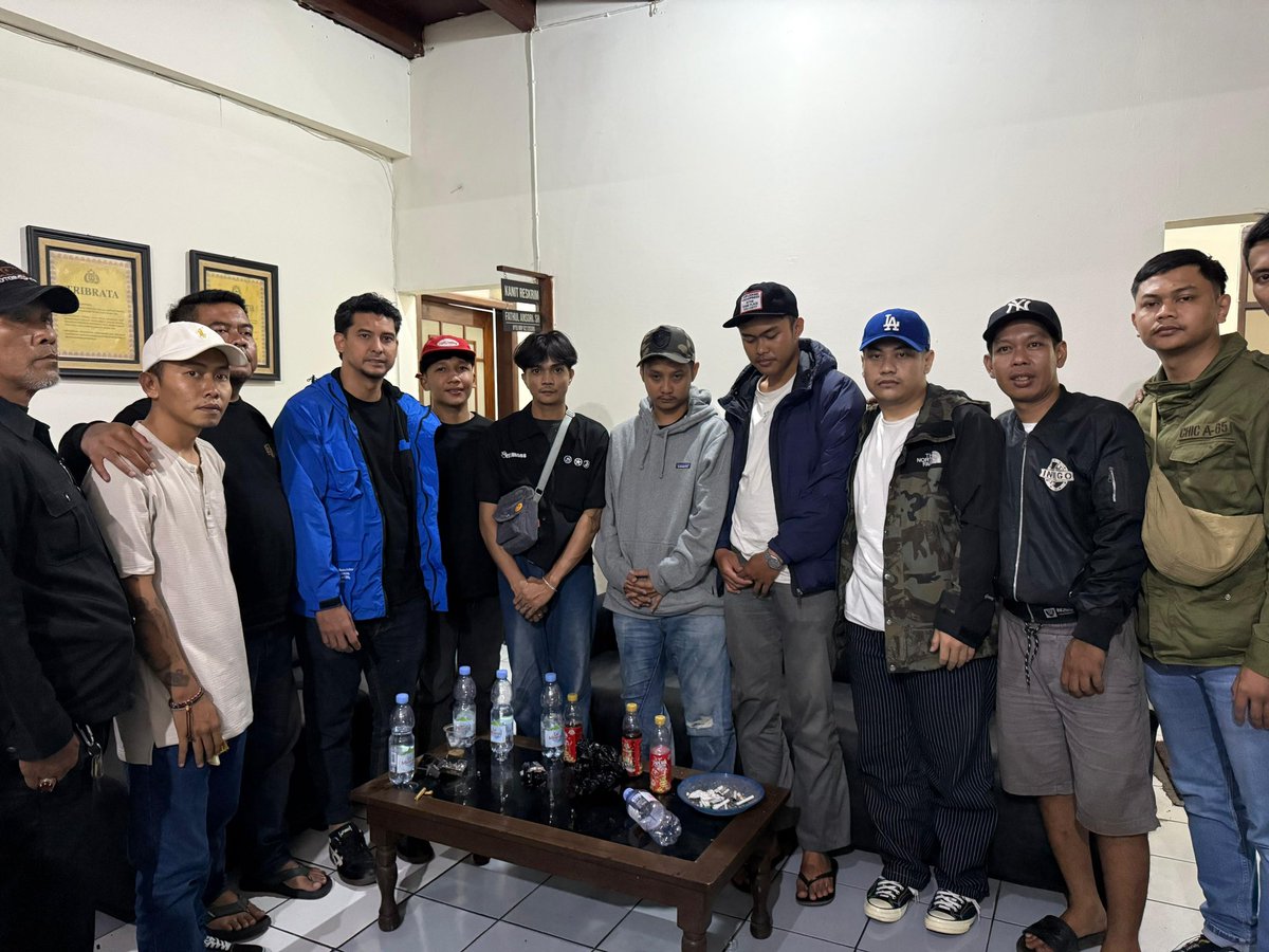 FRONTLINE BOYS CLUB tweet media