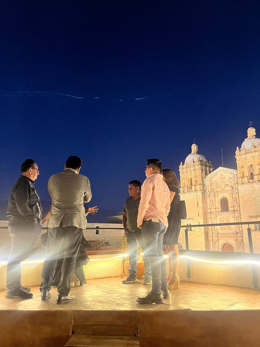 emiliodegyvesmx's tweet photo. 🍽️🏨 Las iniciativas que le apuestan a Oaxaca son siempre bienvenidas.

Rrecorrimos los avances de un proyecto que fortalece la gastronomía y el turismo, dos sectores clave para la generación de empleo, inversión y desarrollo en la Ciudad de Oaxaca.

Seguimos impulsando una economía con bienestar que genere más oportunidades para las y los oaxaqueños.

#Oaxaca #Turismo #Gastronomía #EconomíaConBienestar #HechoEnMéxico.

@m_ebrard 
@Candelaria___  @andreasolanor  @luisgure  @dmillan  @SE_mx