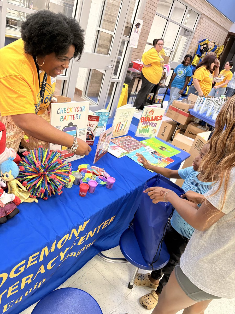 FLeiva83730's tweet photo. What a great Roadrunner Roundup💙💛 We loved welcoming our newest @RidgemontELC and @RME_Roadrunners families, showcasing our campus, and building excitement for the year ahead. Great food, music, and wonderful conversations.@DrJarethaJorda @SSaenzPhillips https://t.co/AS58BHs3ir