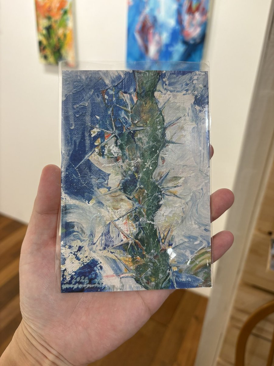 FOLKbookstore's tweet photo. オープンしました。地下展示スペースでは井口舞子個展『Stirring』
〜31(日)月曜休
開催中です！
ステッカーは残り少なくなってしまいましたがポストカードは種類まだまだあります！けっこう昔の作品もポストカードになっています。
通販にもアップしてます！
https://t.co/d08k8f4dka https://t.co/GmVT9caVM1