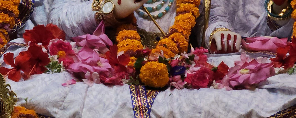 contact_ashi's tweet photo. श्री कनक भवन बिहारिणी बिहारी जू, श्री कनक भवन अयोध्या धाम के आज दिनांक 29-05-2026 के अद्भुत एवं अलौकिक दर्शन…  श्री कनक भवन बिहारी जी भगवान की कृपा आप सभी पर बनी रहे.. ऐसी मंगल कामना…!!! https://t.co/OkY77skgRW
