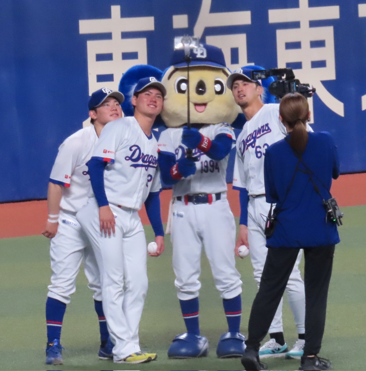 hidekiichi's tweet photo. 1日遅れのどらほー＼(^o^)／
ホームランウイング初体験^^
試合も勝ったしで｢最高でーす｣👍🏻 https://t.co/4NfApNo6zQ