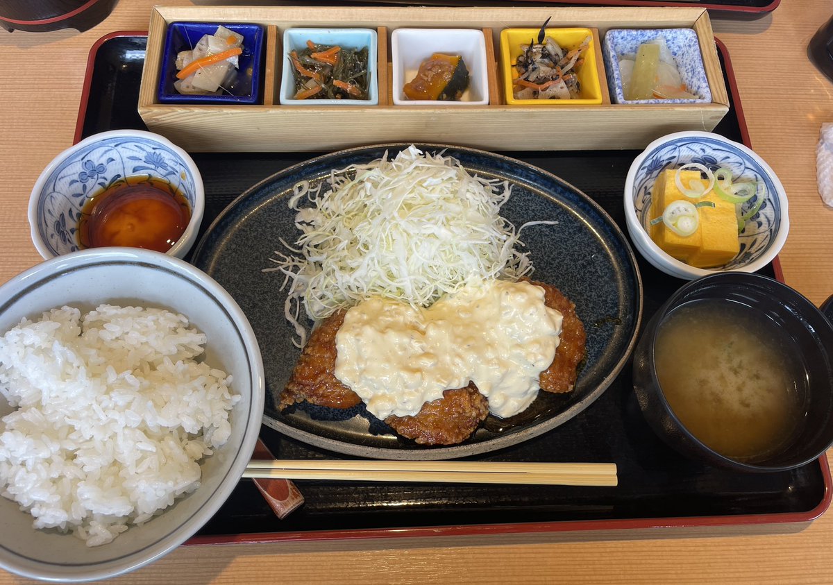 chibatvno's tweet photo. 食堂おたふく
日の出屋食堂姉妹店
チキン南蛮定食
豚肉生姜焼き定食
お腹いっぱい https://t.co/BRhQmMbBSS