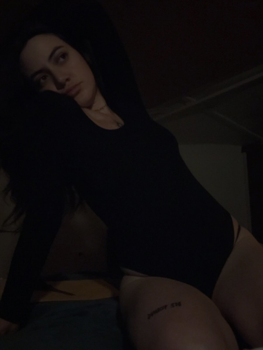 evilaii's tweet photo. Soy hot, qué le vamos a hacer… https://t.co/3Ew8VKWOCi