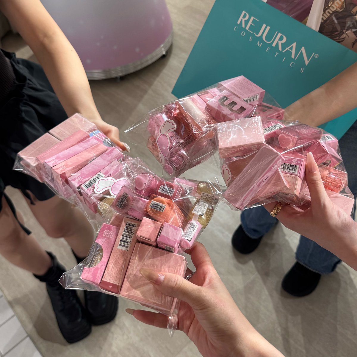 user_e02382feさま♥4点おまとめラムースヒアルショットポーチファンデ X / Highlights / (@mochi__cosme) mochi 洗顔料