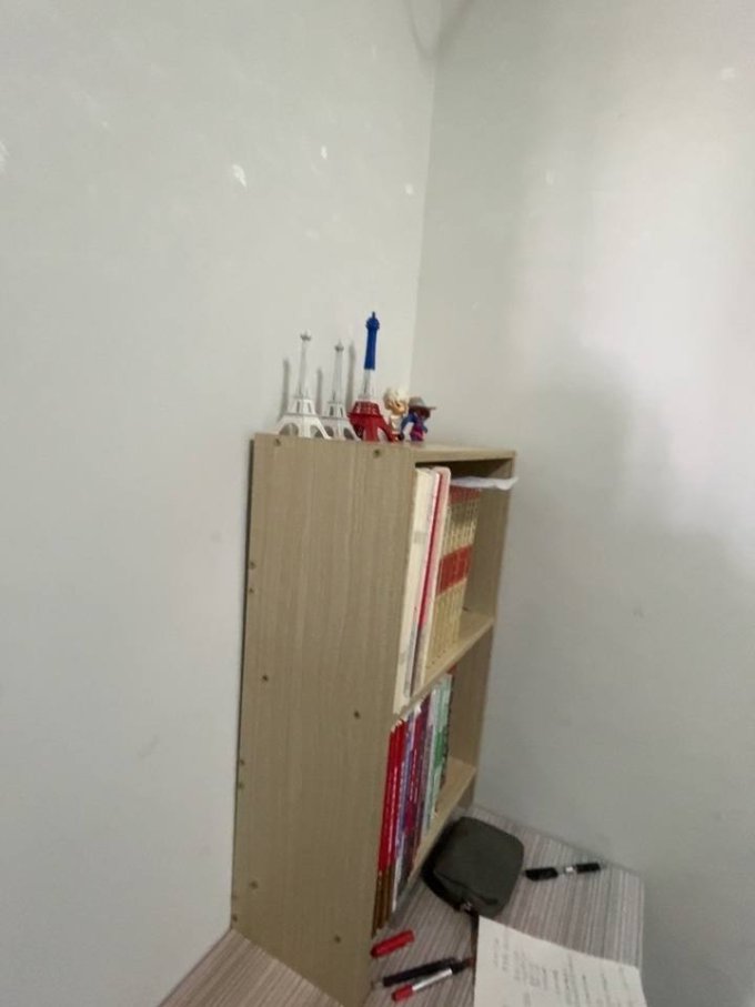 anniadestuttgar's tweet photo. Sorting out old items A quick declutter today saves you chaos later—donate or upcycle what you don’t need! #DeclutterTip https://t.co/uMGQWxfS47