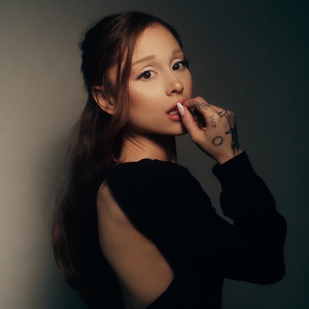 grandecoreee's tweet photo. positions                              petal https://t.co/E29d4jpk8z