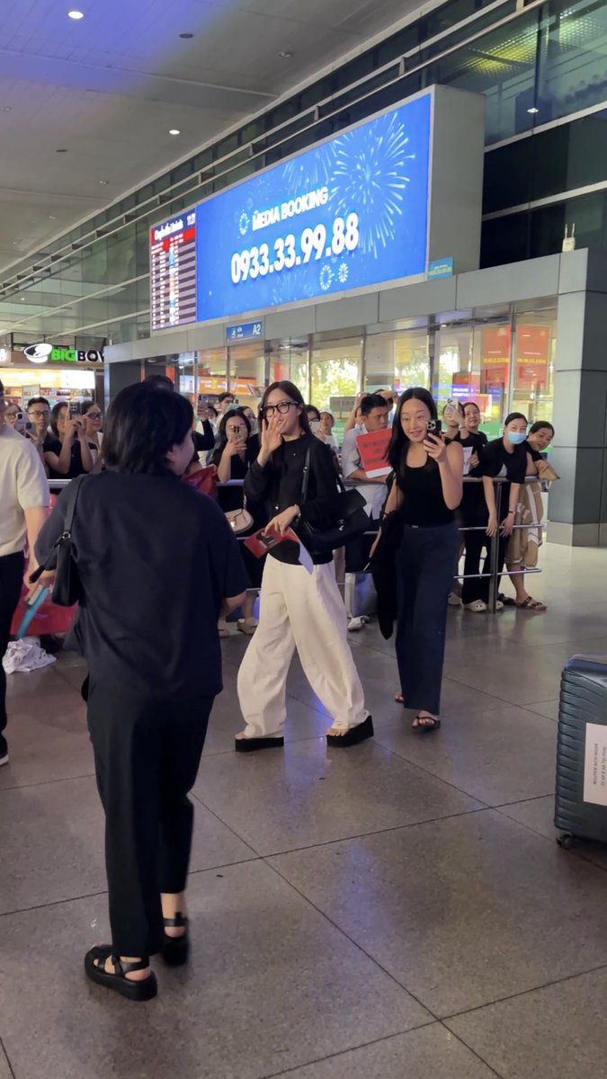 rlwon_st's tweet photo. Hyomin welcome to🇻🇳again~ ICN🛬SGN
#티아라 #T_ARA #효민 #Hyomin https://t.co/u1tOqglkq0