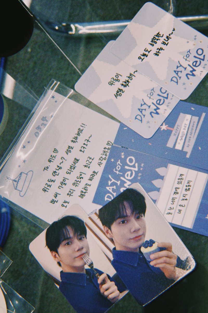 ongdrey_'s tweet photo. 🫐 사랑 담긴 손글씨 가득한 선물과 음료에 쿠키까지! 이거 다 그냥 주신다고요? 감사합니다땡큐 70살 700살까지 옹성우 위로할게요 *⸌☻ັ⸍* 𝙳𝙰𝚈 𝚏𝚘𝚛 𝚆𝙴𝙻𝙾 𓂃 https://t.co/aVzlDdbq48