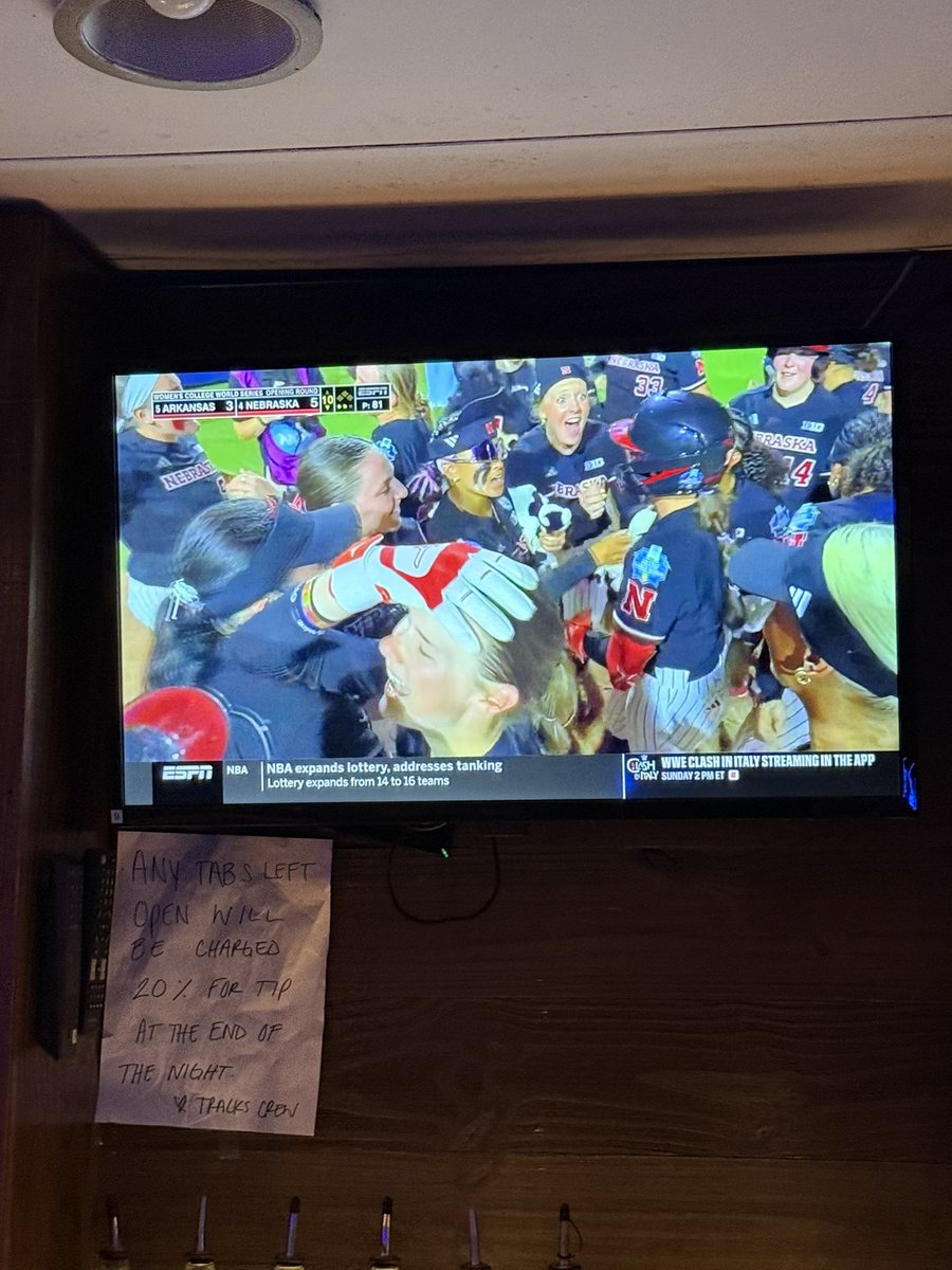 YouGoWeGoLugo's tweet photo. Let’s fucking go big red https://t.co/JLPDrXhljH