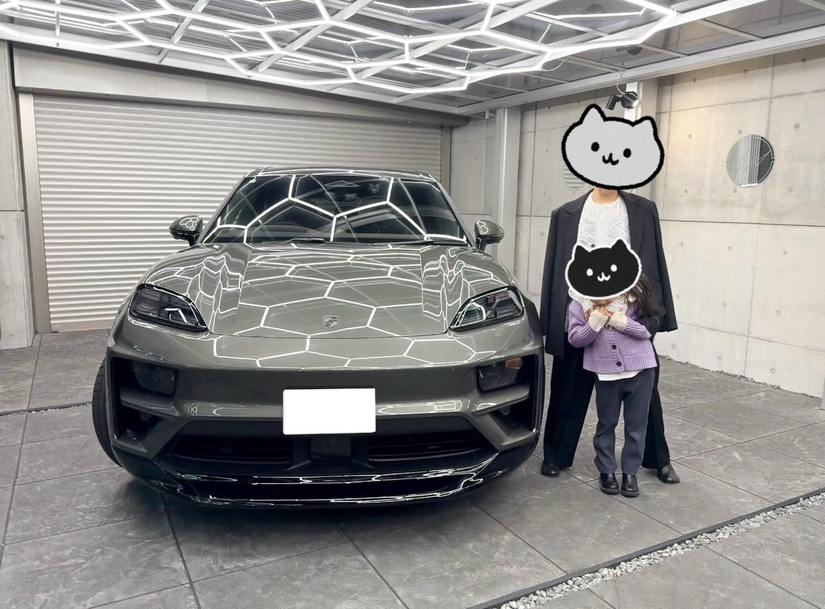 v0w0vv0w0v's tweet photo. ハッピーセットのオモチャがついてこない事を知って、
いそいでポルシェにマカン ev turbo売ります😭ってお願いした。

半年で

1870万→950万で地獄😇

全力で涙しか出てこない。 https://t.co/WIMcrPEzrY