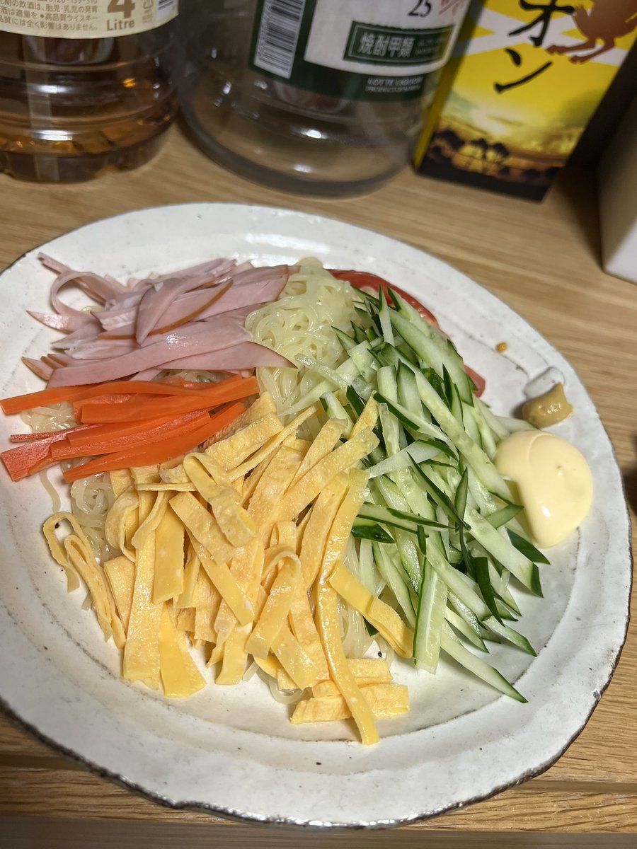 Syuchan0828's tweet photo. 冷やし中華はじめました
はじめての人参トッピング！ https://t.co/U3J8vSgLWd