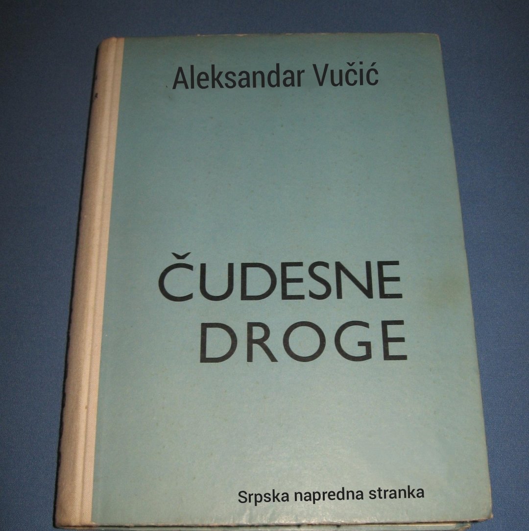 Yamamoto434's tweet photo. Najzad je napisao knjigu

#jutro
#caosvima
#mafija
#Srbija
#Beograd
#vucicupederu https://t.co/vF8R5vg2lu