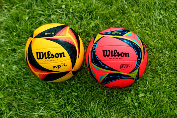 outletbf's tweet photo. LOUCURAAAA‼️Essa bola custa MAIS 800 REAIS normalmente ‼️É a OFICIAL da liga AMERICANA de Volei de Praia, porem em outra cor (pros torneios de grama), mas é EXATAMENTE a mesma OPTX da areia

WILSON AVP OPTX Grass Game Voleibol - Tamanho oficial

 🔥  R$ 477,94 em ate 10x SEM JUROS

Preço com desconto aparece na pagina de pagamento

🛒 Compre Aqui >> https://t.co/GdPcJFB8QR

Apenas como comparação, Carrefour ela ta por R$ 645 SEM IMPOSTOS, ou seja com os IMPOSTOS ela vai passar dos 900 REAIS

#IMPORTAÇÃO ja com todos impostos inclusos no preço final