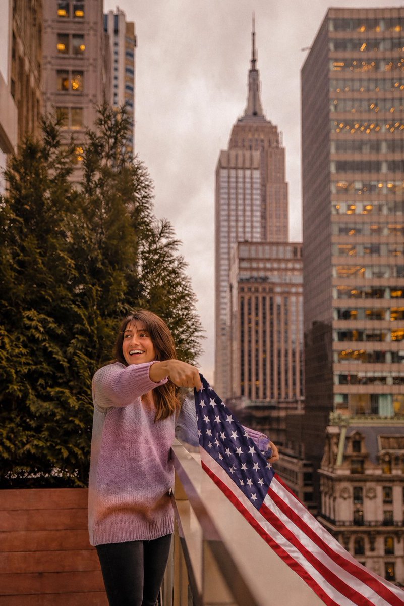 ArielleScarcell's tweet photo. Real New Yorkers did NOT vote for Mamdani. People born and raised here aren’t that stupid to fall for a commie schemer. https://t.co/00qczvWUIJ