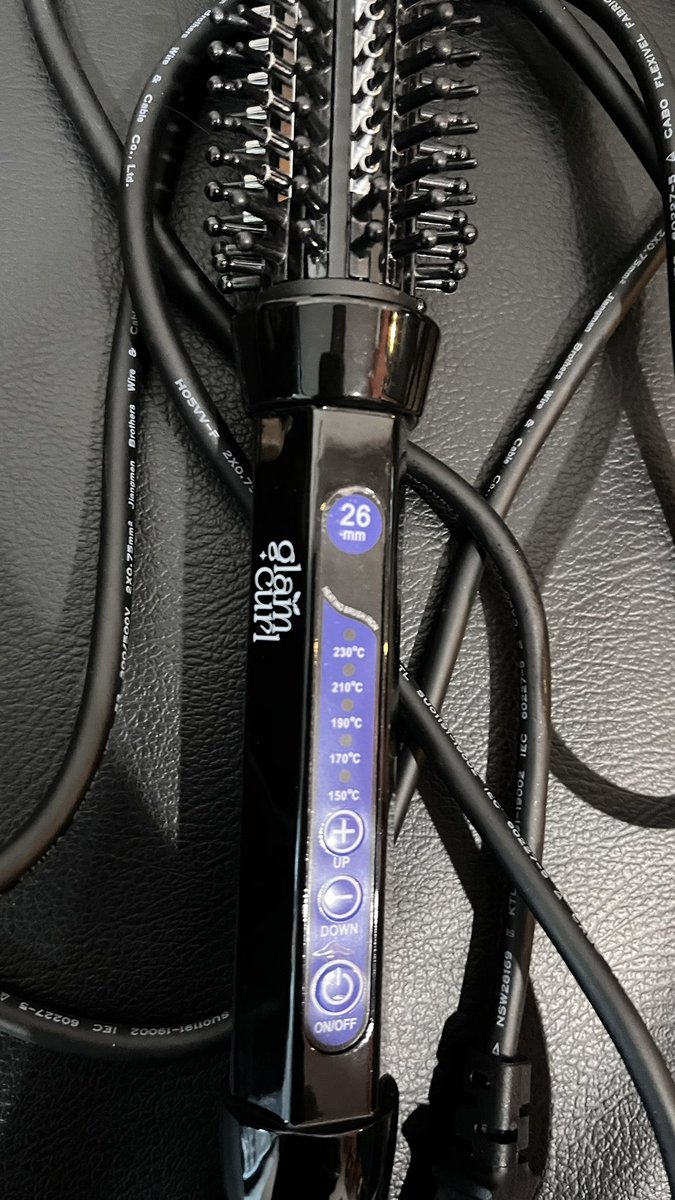 internetrebus's tweet photo. wts 💰
Catok Thermal Hot Brush iron - Glamcurl
🍊oyen? bisa bangett
baru banget beli 2 minggu yang lalu, cuman dipakai sekali https://t.co/wZOCXIiSLF