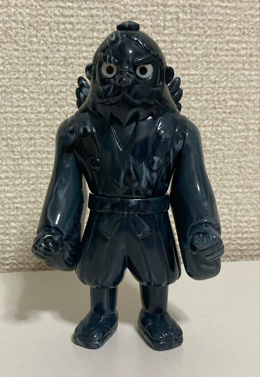 HumanoidNingen3's tweet photo. デザフェス戦利品①てんぐアートさん
大招福天狗マーブルまさか事前抽選で当たるとは思っていなかったので嬉しいです。
自分の個体は黒多め白抑えめのマーブル模様でした。顔部分のマーブルが良い感じです！
お面はお気に入りのソフビに丁度よかったです
#てんぐアート
#デザフェス https://t.co/qb4kXX3EPa