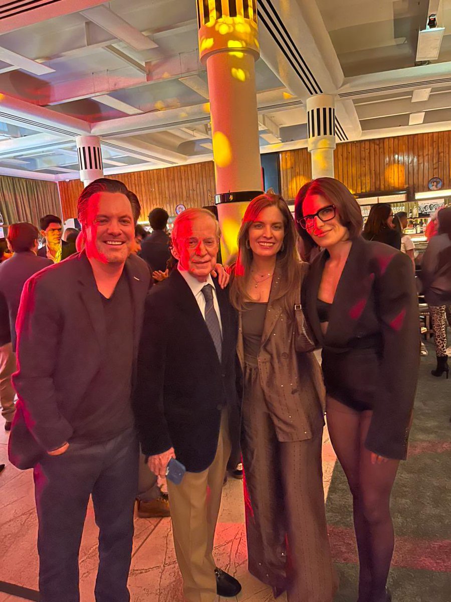 joserra_espn's tweet photo. Saliendo de la premiere de #México86’, un peliculón, entretenido, divertido y que retrata muy bien la época y situación de ese mundial. Gran trabajo de @diegoluna_ del director Gabriel Ripstein, Karla Souza, Jiménez Cacho y sobre todo de mi hijo @JuanPabloFdz que me interpretó de maravilla, estoy muy orgulloso de él, gran actor.