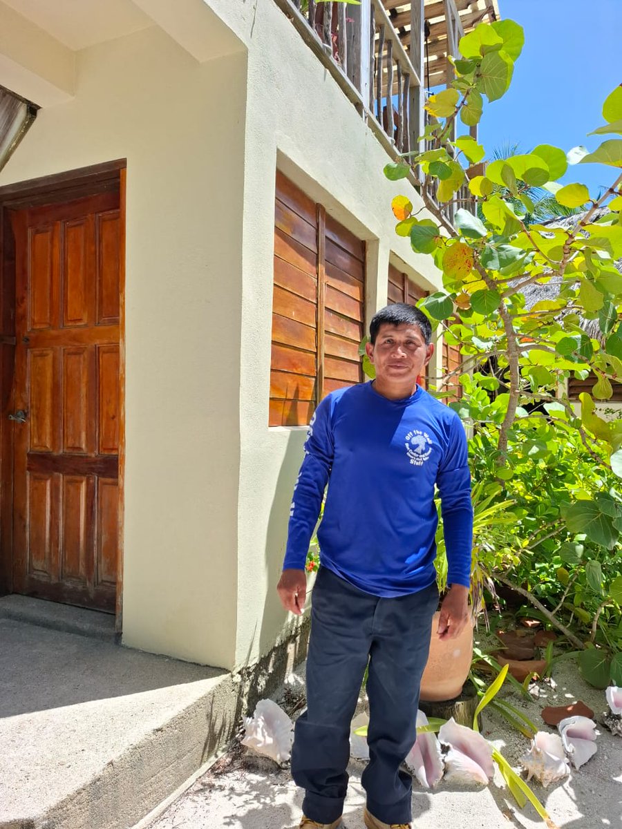 bzeadventures's tweet photo. Meet the Team:

Vincente is from Santa Theresa Village, Toledo District.

He joined Off The Wall two years ago as groundskeeper.

Vincente is a farmer when he's back home, bringing his incredible work ethic and talent to the island.

From landscaping to construction, he's doing a great job.

Get to know Vincente when you visit the island, and you'll see he has a great sense of humour behind his humble persona.

#OffTheWallBelize #BelizeAdventures #BelizeAdventure #SlickrockAdventures #GloversReefAtoll #LongCaye #Belize #IslandVibes #IslandLife #EcoResort #DivingBelize #BelizeDiving