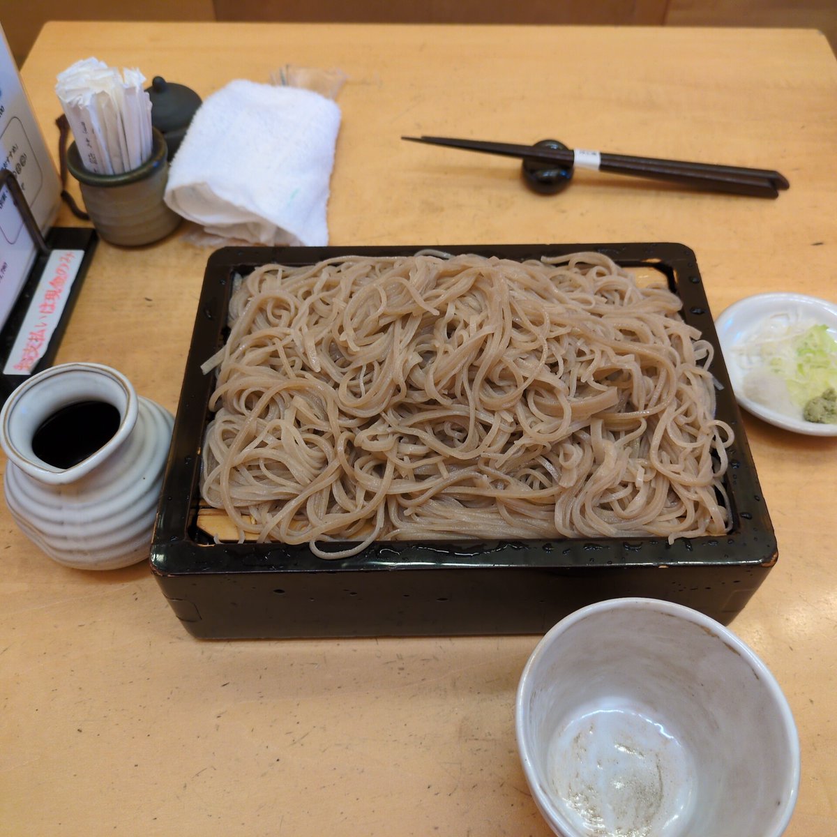 kentaro760's tweet photo. 近所に美味い蕎麦屋があるってことは幸せなことだ。池波正太郎流(男の作法)で一杯引っかけたいところだが、グッと堪える。 https://t.co/aRCaTUNLgY