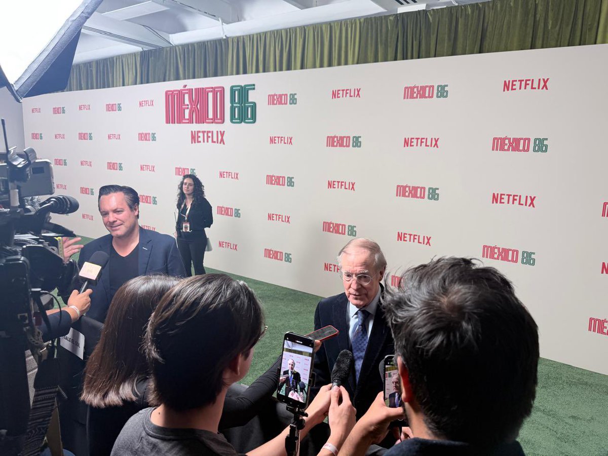 joserra_espn's tweet photo. Saliendo de la premiere de #México86’, un peliculón, entretenido, divertido y que retrata muy bien la época y situación de ese mundial. Gran trabajo de @diegoluna_ del director Gabriel Ripstein, Karla Souza, Jiménez Cacho y sobre todo de mi hijo @JuanPabloFdz que me interpretó de maravilla, estoy muy orgulloso de él, gran actor.