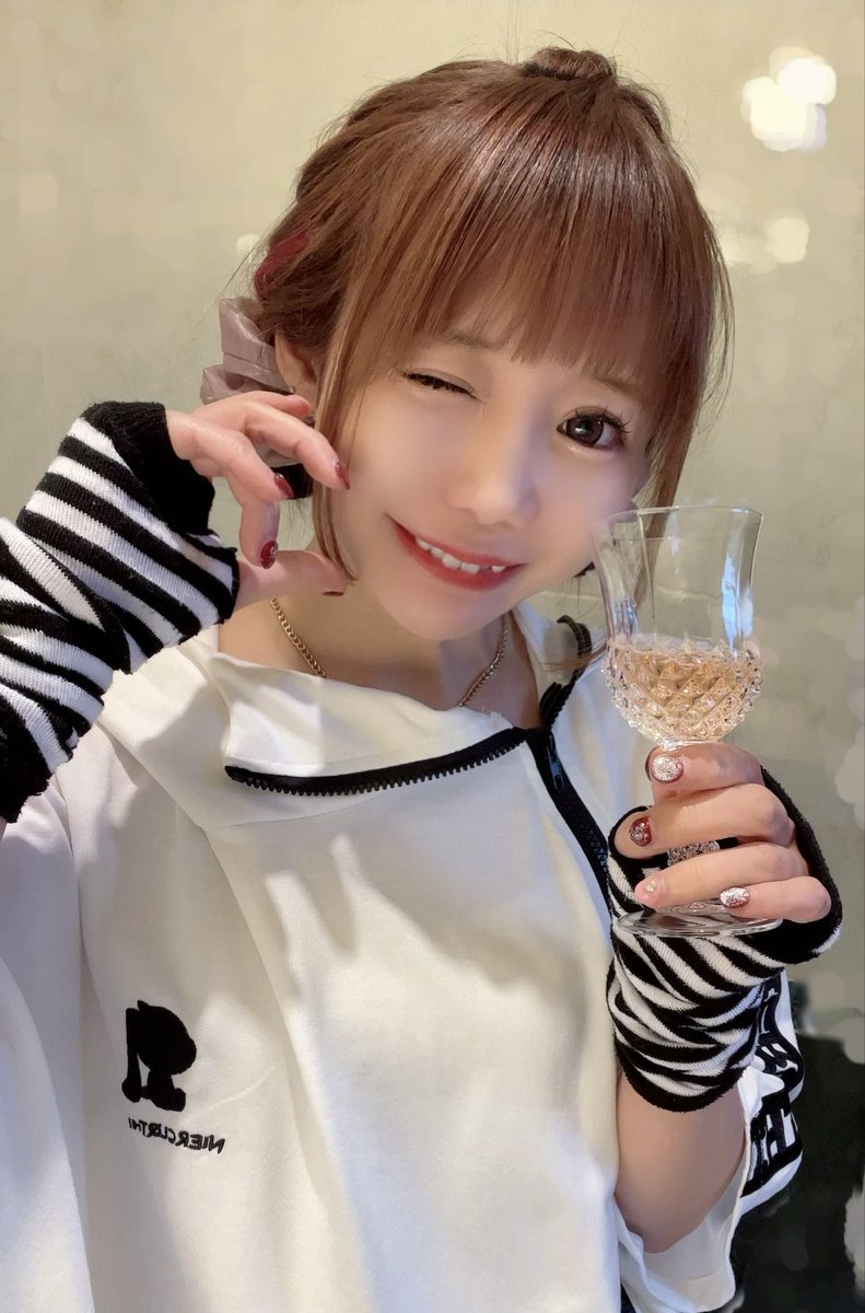 ひろみね 今日でなんと！！ YouTube活動【9周年】を迎えました🎉✨ この9年