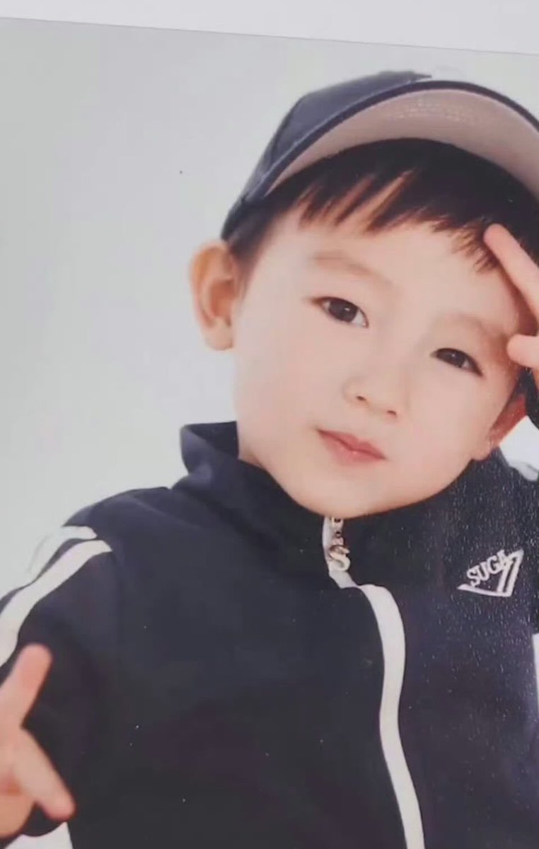 현이✮ tweet media