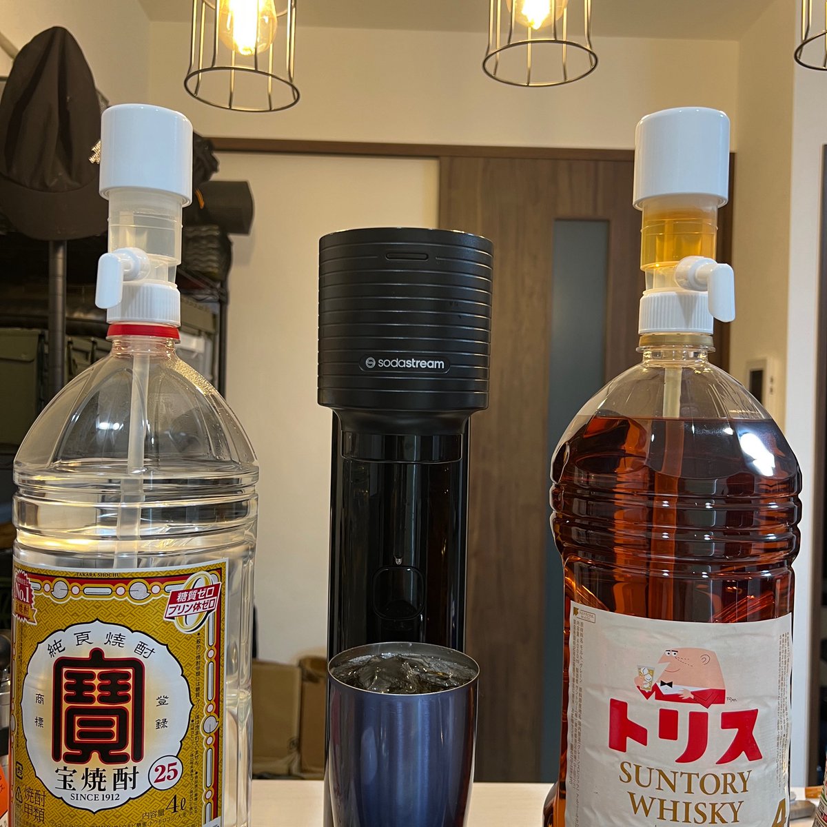 riucamp's tweet photo. 洗濯終わるまで1杯だけ飲む(1杯とは) https://t.co/qy9fWEOQ3g