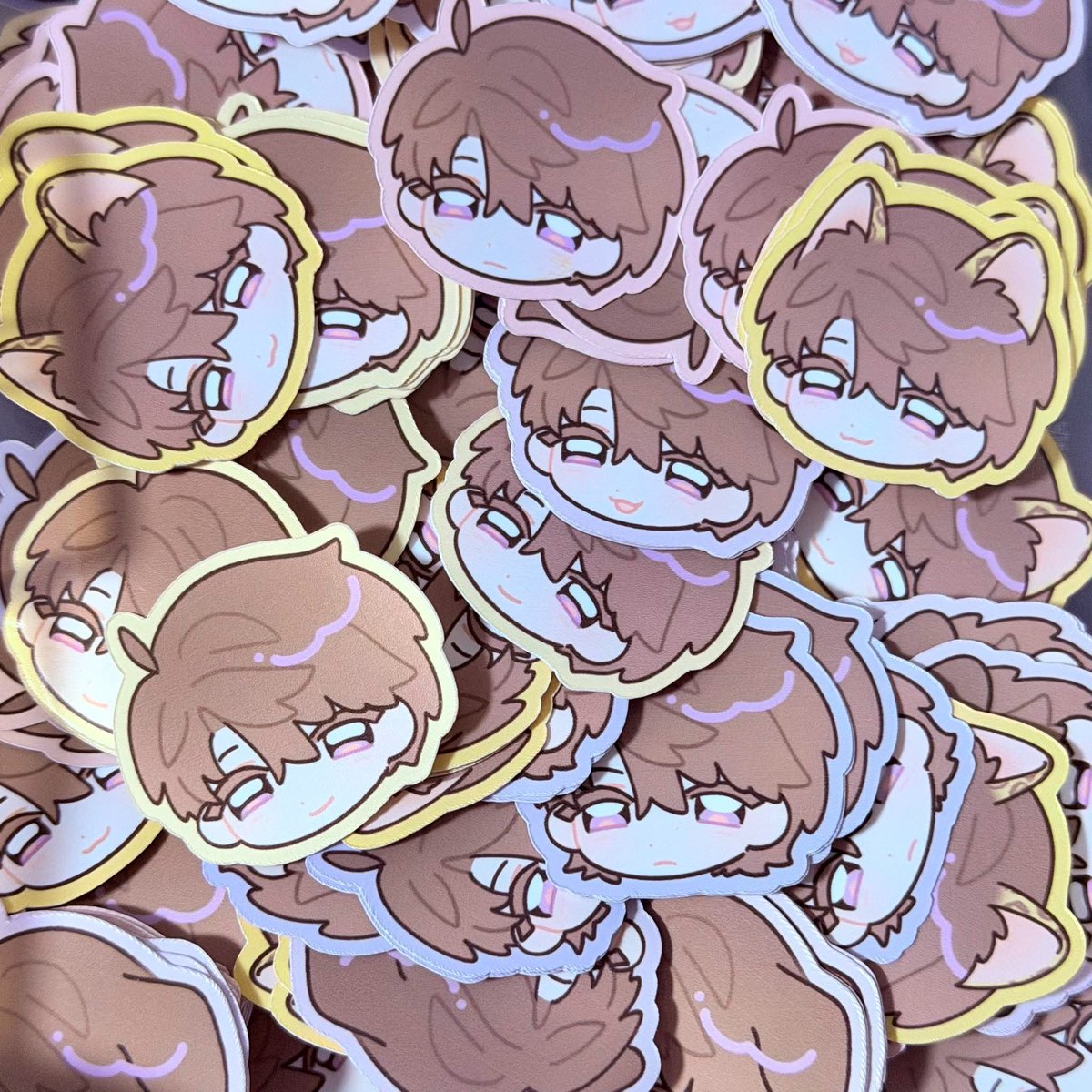 SZNMLi__'s tweet photo. Sample🧡

🔸งานสติ๊กเกอร์แวะมารับได้เลยนะคะ ไม่ต้องแลกก็ได้ มีแบ่งไปวางด้วยค่ะ
🔸จะมีจิบิชุดวันเกิดด้วย แต่อาร์ตยังไม่งอก 😂 https://t.co/48UwkFrYw3