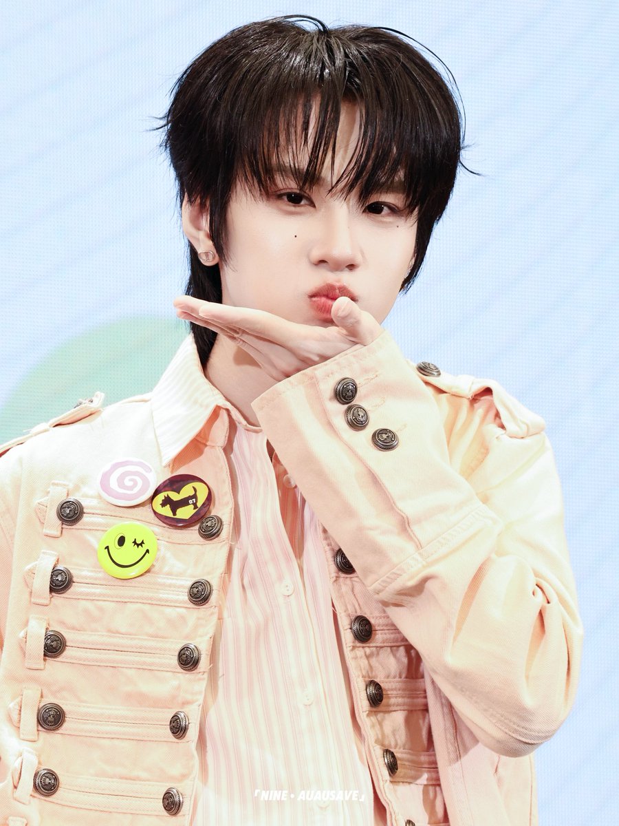 Nine91x's tweet photo. 😜

SAVEWRG WITH EVERPINK 
#EVERPINKxSave
#savewrg @savewrg https://t.co/tGC98o6WxE