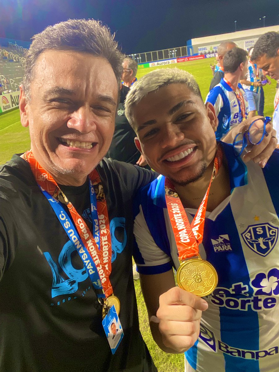 TcelMurilo's tweet photo. É BOM DEMAIS SER @Paysandu 😍🤍💙 #MaiorCampeãoDaAmazônia #ReiDeCopas https://t.co/cBgAnfclsq