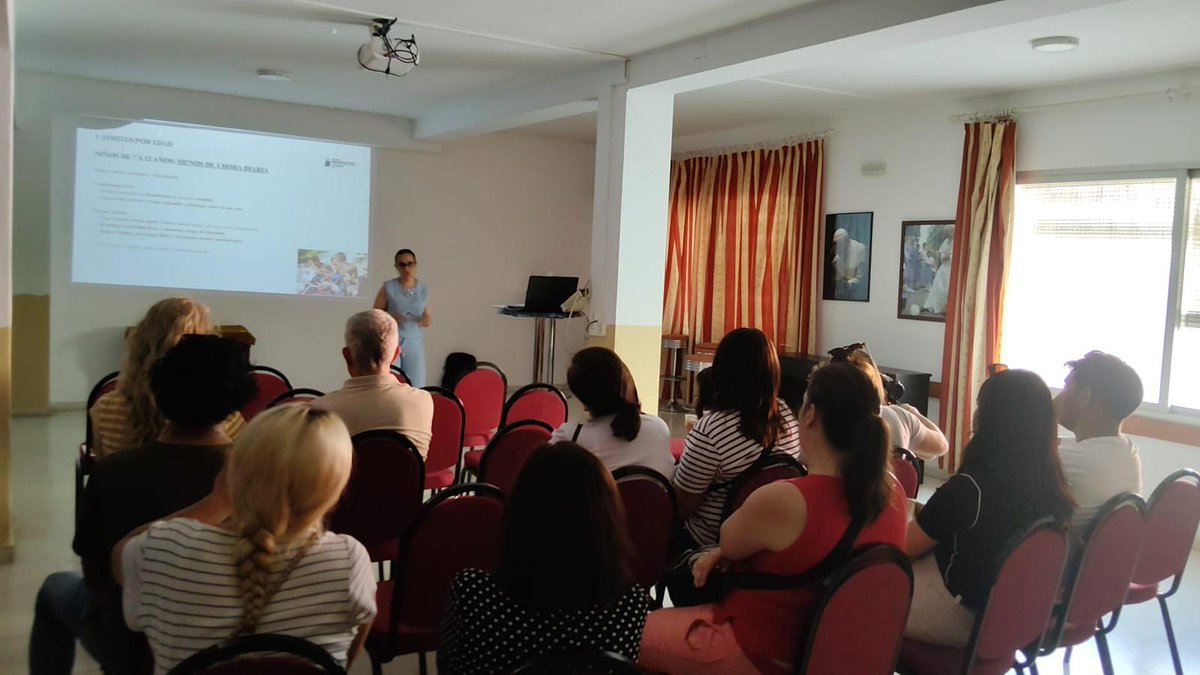 Horizontephmar's tweet photo. 📱 El sábado celebramos el taller “Hábitos saludables en el uso de redes y tecnología”, donde reflexionamos sobre su impacto en la salud mental y las familias, y compartimos claves para un uso digital responsable. Gracias por participar. https://t.co/qgBSDnJKmV