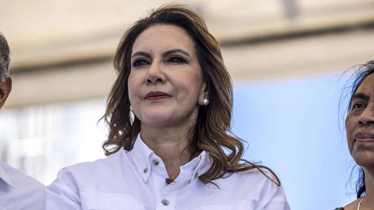 LeninistaLuis's tweet photo. Chile siete caldos // Candidata siete chiles https://t.co/aYI2vWzfkg