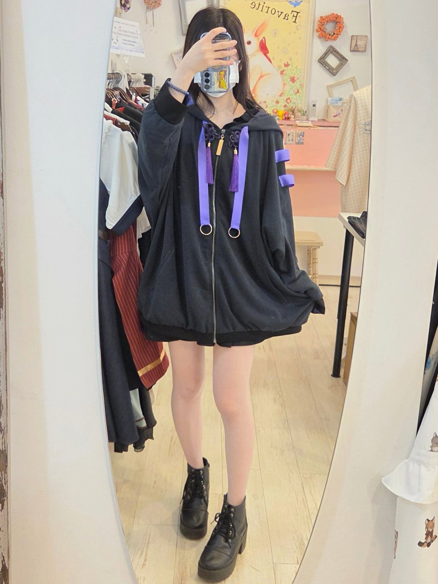 Favorite_ikbkr's tweet photo. \新作商品のご紹介/

🪐宇宙柄×チャイナ風パーカー
101001 blue/purple
¥18,700(税込)

宇宙柄とチャイナの組み合わせが可愛いゆるパーカー🪐☯️
フード裏の宇宙柄やタッセル飾りがコーデのアクセントになって可愛い❣️

スタッフ身長160cm
#Favoriteスタッフコーデ https://t.co/cMTu8nEkEG