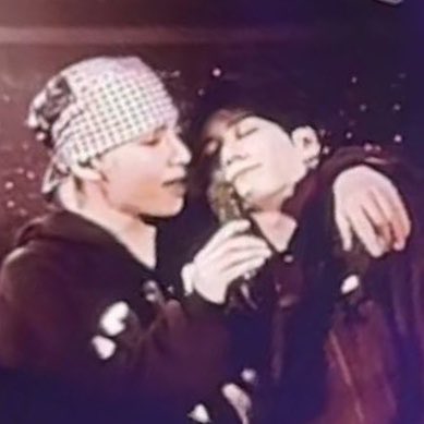 taekook𑁤 tweet media
