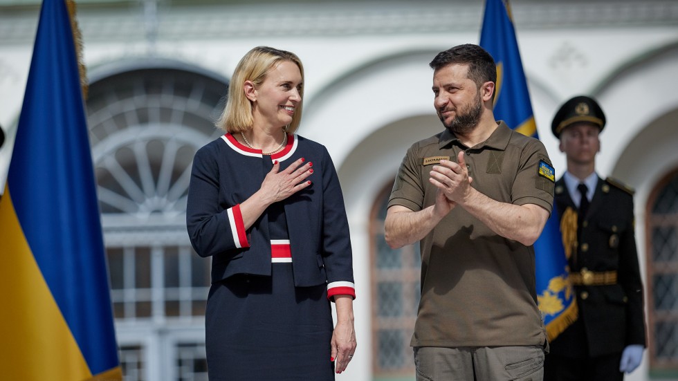 antyPiS4ever's tweet photo. Ambasador Stanów Zjednoczonych na Ukrainie podała się do dymisji i publicznie oskarżyła Trumpa o opowiadanie się po stronie Putina.

To co kacapy - dalej owacja na stojaco ? 🤮🤮🤮 https://t.co/NDMNJbqpaC