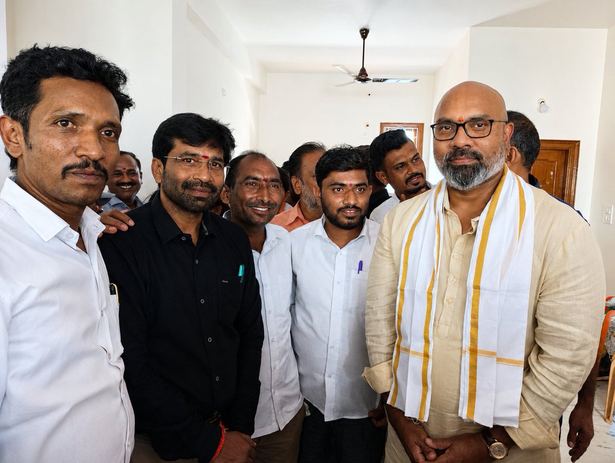 mallesh28580535's tweet photo. జగిత్యాల వచ్చిన సందర్భంగా ఇందూరు పార్లమెంట్ సభ్యులు ja
@Arvindharmapuri  అరవింద్ అన్న గారితో జగిత్యాల న్యాయవాదులు https://t.co/LIBB0p3N8s