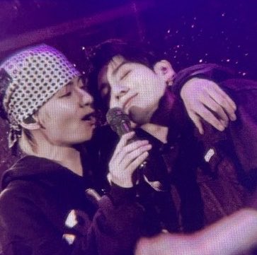 jungkovtae's tweet photo. 2023                                                         2026 https://t.co/uqVWhlN1O5