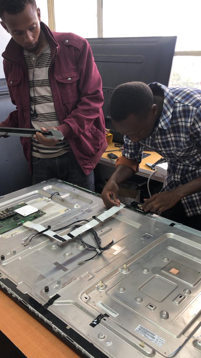 UhandisiI's tweet photo. Repair Technician skills are well taught by practice 
More Practical, more mastery 

@UhandisiI we believe in more Practical Training 

#kenya #tvet #education #skills #YouthPeace #youth #tech #technology #business https://t.co/Akum6VY4zF