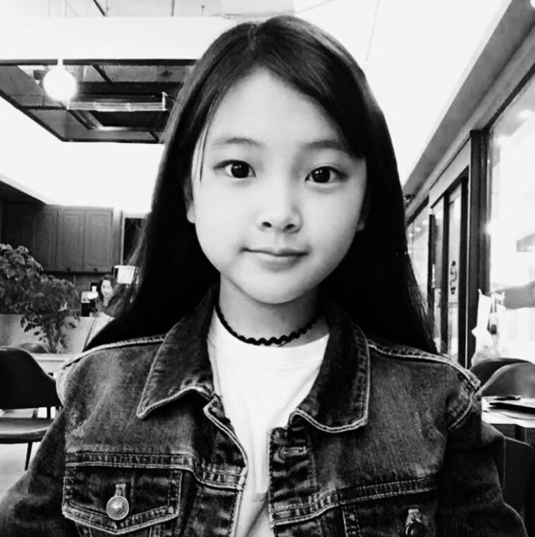 lunminare's tweet photo. ᅠᅠ ᅠ 
Chubbyku hilang seiring bertambahnya umur. 🤏🏻 
ᅠᅠ ᅠ https://t.co/QvKdrbH6ld