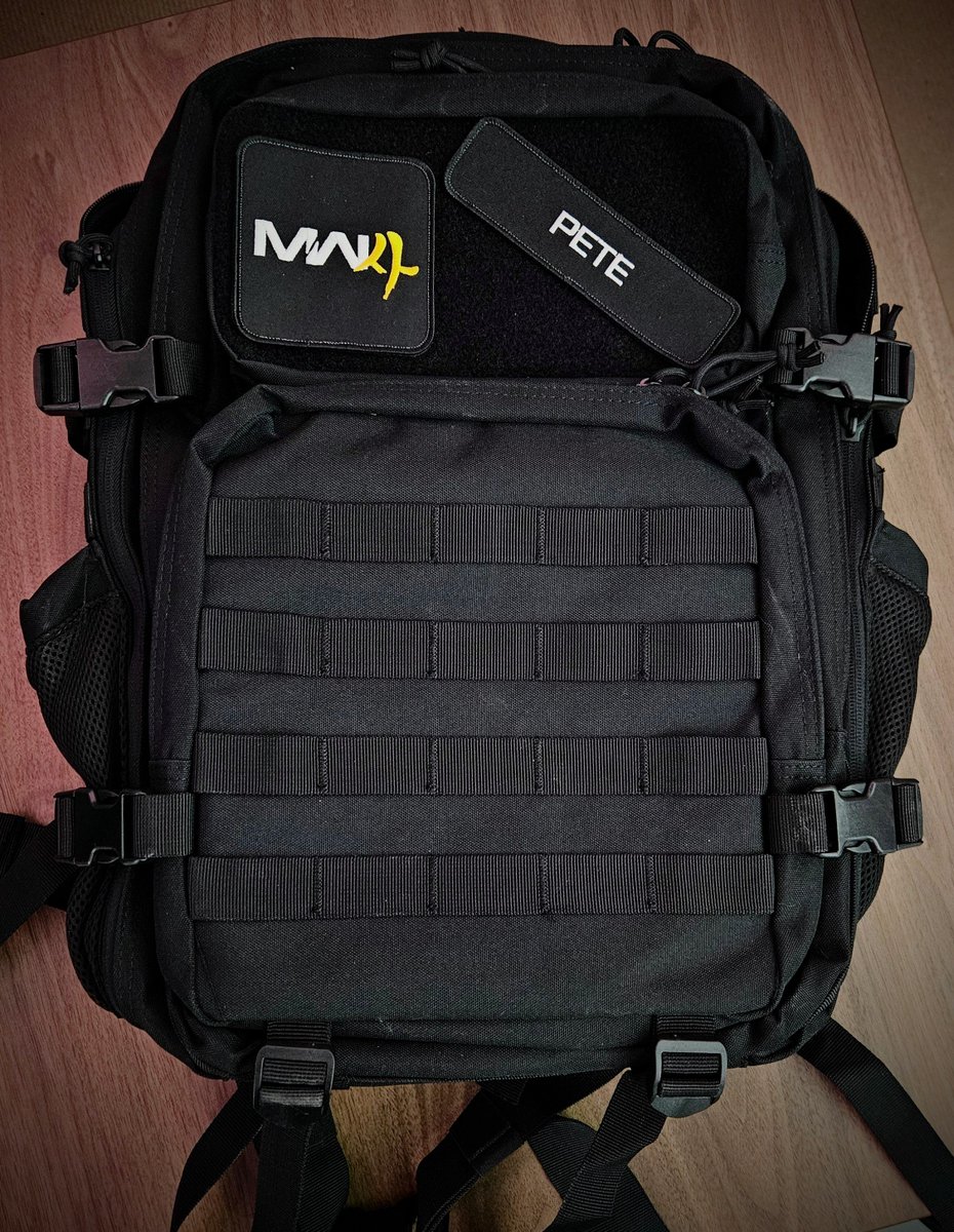 Carpo_31's tweet photo. We got another special delivery from the legendary @CallofDuty_ANZ  👀

Super keen to check out the new #ModernWarfare4 and video soon of what else was in there 😁 

#CodSquad #CodPartner #MW4 #gifted https://t.co/tBxAo1Vr6w