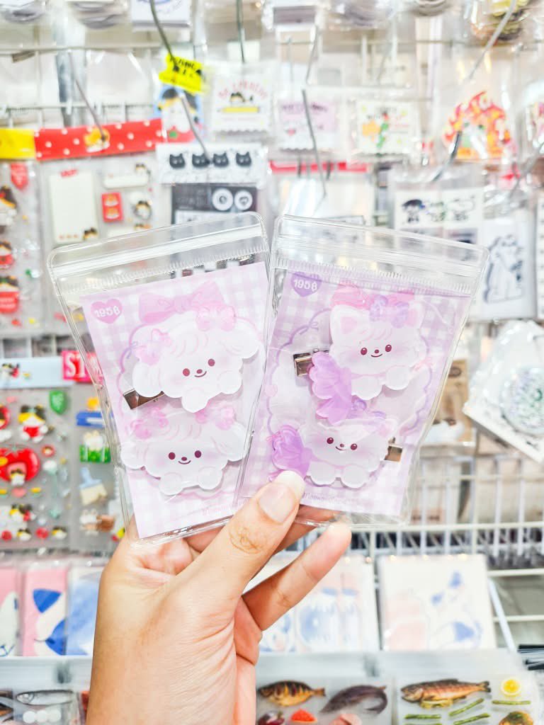 AnitimeCSB's tweet photo. ⭐️⭐️ NEW ARRIVAL ⭐️⭐️

กิ๊บติดผมคู่น้อง Moonoii และน้อง Moowan คละแบบ ราคาชิ้นละ 195 บาท
สติกเกอร์น้อง Moonoii คละลาย ราคาชิ้นละ 55 บาท
คาราไบเนอร์น้อง Moonoii คละลาย ราคาชิ้นละ 159 บาท
โปสการ์ดน้อง Moonoii คละลาย ราคาชิ้นละ 35 บาท

ผลงานโดย @moonoiistorie https://t.co/n5ZTsYdLQs