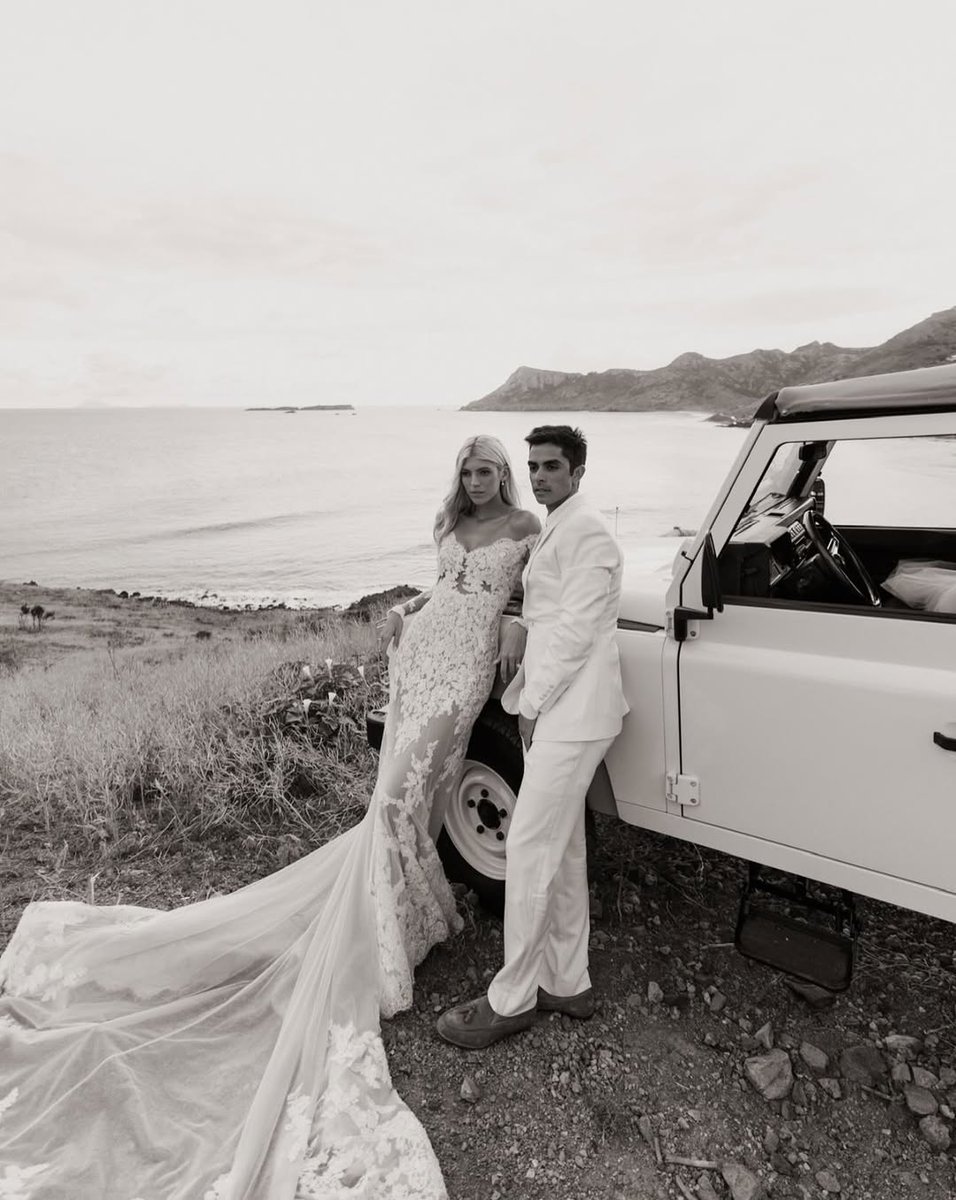 devwindsor708's tweet photo. 10 years of you and me 🖤 https://t.co/Q8V5ILhFrW