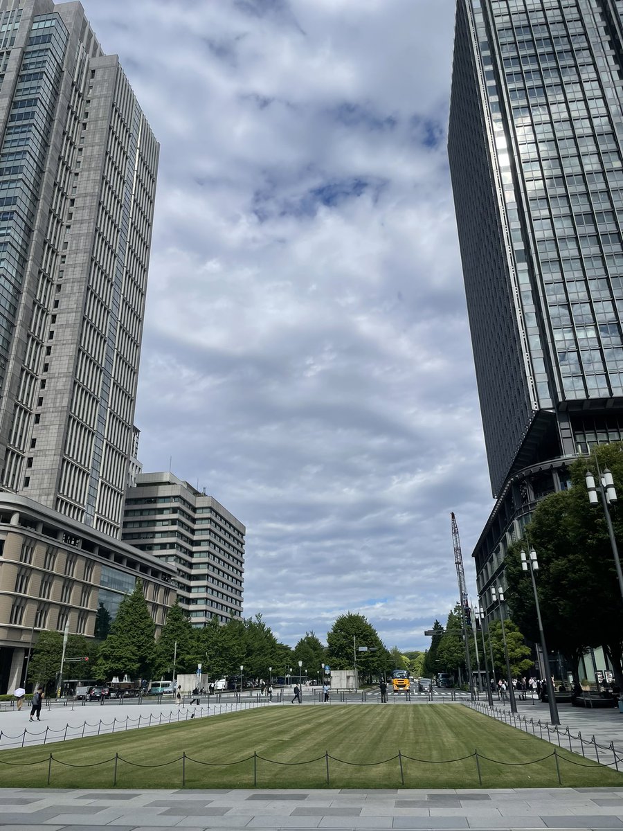 Kate_Muse09's tweet photo. おはようございます☀️久しぶりの朝の景色に、久しぶりのポストとなりました😳💦
場所と環境が変わると習慣も変わるものですね💡移りゆくものの中で適応し、変化する自分が見えてくると、変化しない自分の個という側面も見つけやすくなる事を感じます😊本日も素敵な日を過ごしましょう🤟いってきます🍀 https://t.co/1kq16TZmi2