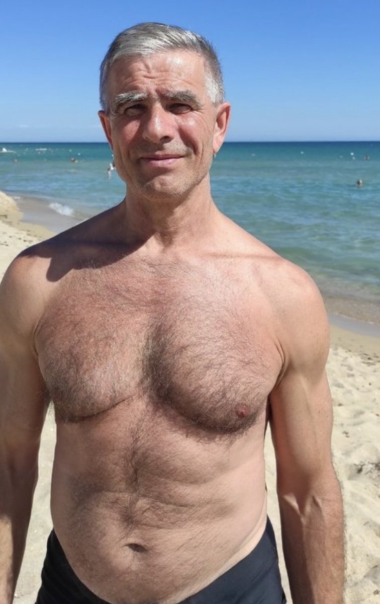 XNT7007's tweet photo. What a hunk. Let me know if you have anymore of this stud! https://t.co/dbF2ihZhAp