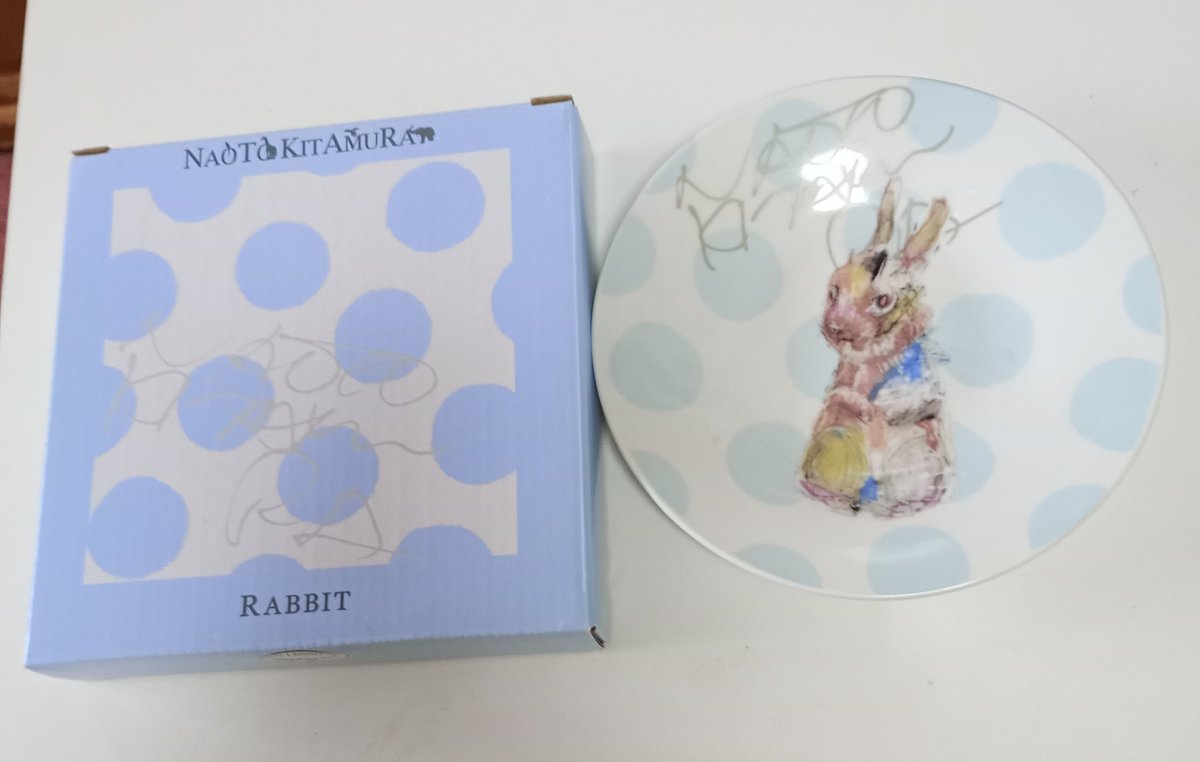 renrenfromyou's tweet photo. ✡️お皿
✡️Rabbit
✡️うさぎは好きです。『逃げ足が早い。』→『トラブル回避能力が高い。』と言う理由で。#楽天ラクマ
寝室に飾ります🥰
袋がジャニーズで驚きました。懐かしい…。ありがとうございます！ https://t.co/wNzQ4DnEkD