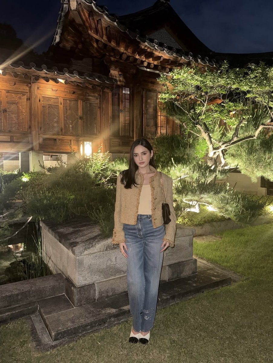 insidefolkative's tweet photo. Potret terbaru Syifa Hadju di postingan Instagram saat di Korea Selatan. https://t.co/AFluXNJrAR