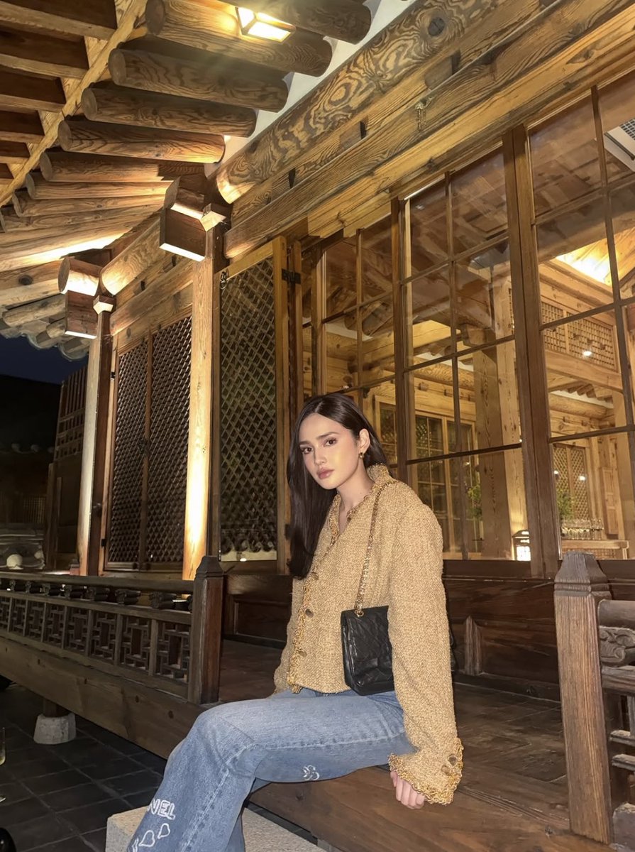 insidefolkative's tweet photo. Potret terbaru Syifa Hadju di postingan Instagram saat di Korea Selatan. https://t.co/AFluXNJrAR