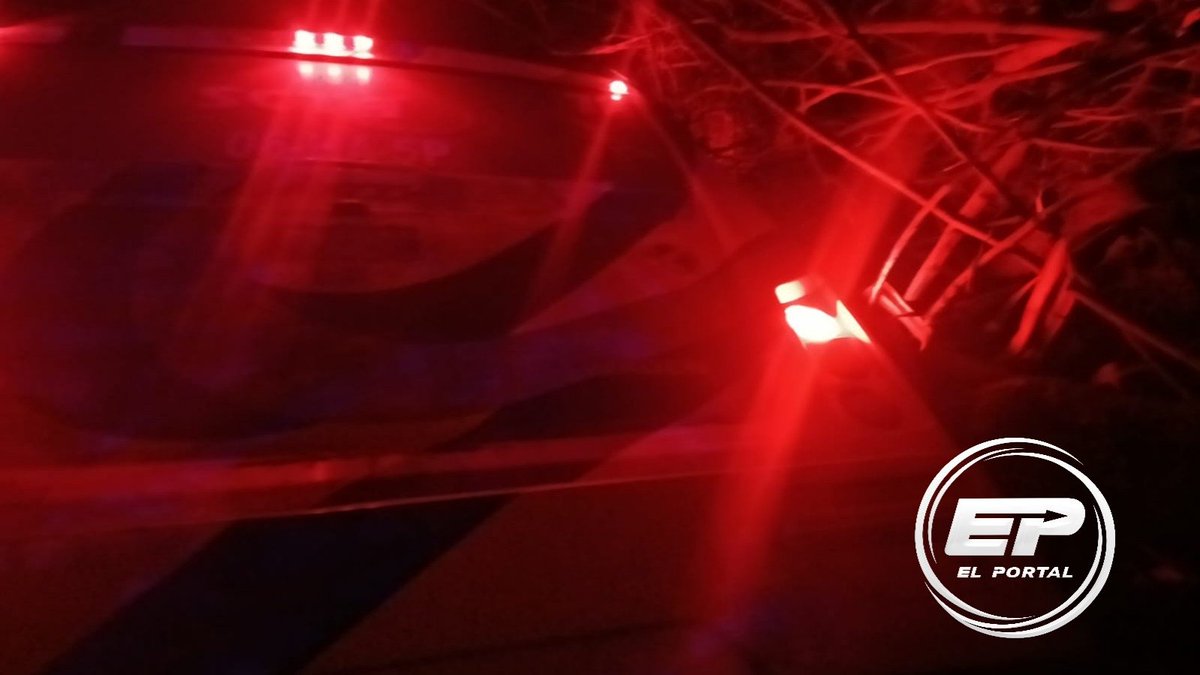 ixcaquixtla's tweet photo. #ElPortal || #RedIxca 

🚨🛑PRECAUCIÓN🛑🚨 

Se acaba de voltear un autobús antes de llegar a #Tepexi bajando la #Xamilpa https://t.co/yXObCuCXIa
